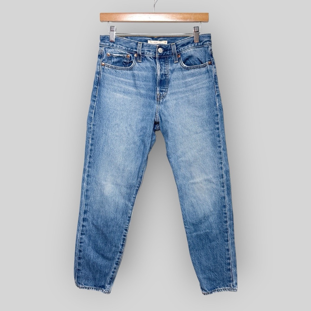 Levi's Wedgie Skinny Jeans Size 28 Button Fly Medium Wash Blue Denim